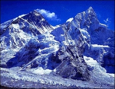 Stratul de gheata si zapada de pe Everest